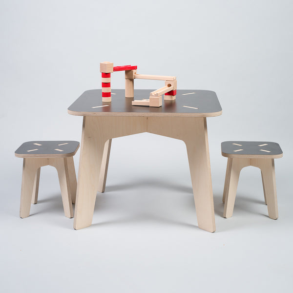 שולחן יצירה לילדים, שולחן וכיסאות לילדים